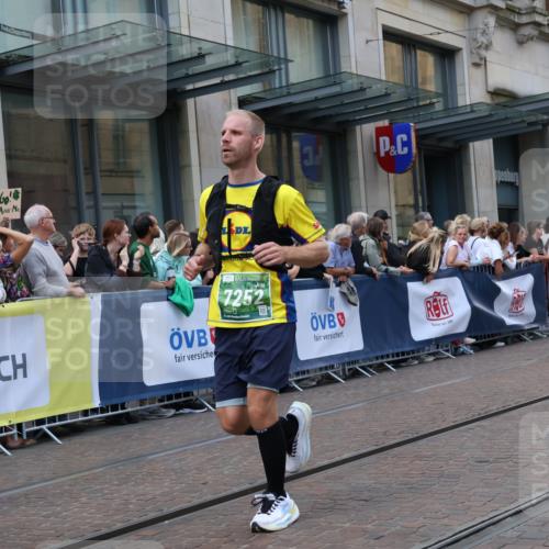 13.09.2026 - 21. swb-Marathon Bremen Strokosch-Dieckow http://msf.ph/oto/10336035 13.09.2026 13:25:10 Ziel 191, 209, 260, 1119, 1650, 1658, 2046, 3124, 3168, 3186, 3187, 3806, 4294, 4717, 5703, 5755, 5814, 6113, 6380, 7252, 7306, 8357, 8545, 8597, 8695, 8769, 8890, 9036, 9299, 9440, 9460, 9468, 9506, 9563, 13025, 972, 1080, 1166, 1264, 1436, 1448, 2322, 2761, 3015, 3105, 4091, 4113, 4459, 4507, 4918, 4973, 6079, 6360, 6544, 6943, 7306, 7326, 7409, 7854, 8245, 8853, 9073, 9152, 9360, 9493, 13088 meine-sportfotos.de