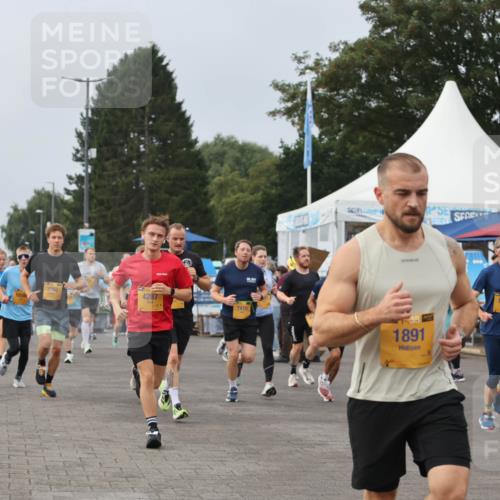 13.09.2026 - Kiel Lauf Andreas Tolksdorf http://msf.ph/oto/10336047 13.09.2026 09:53:30 Kiellinie 2762, 4287, 1018, 7416, 1891, 8033, 12127 meine-sportfotos.de