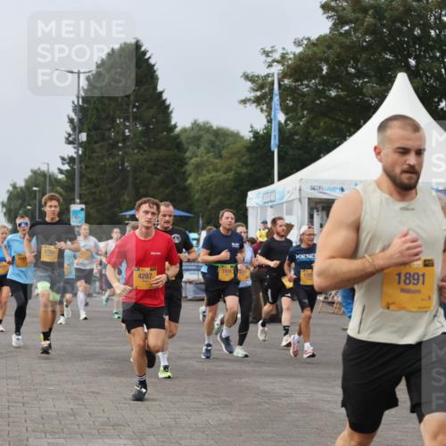 13.09.2026 - Kiel Lauf Andreas Tolksdorf http://msf.ph/oto/10336048 13.09.2026 09:53:30 Kiellinie 1012, 2762, 4287, 7416, 1331, 1891, 8033, 1212 meine-sportfotos.de