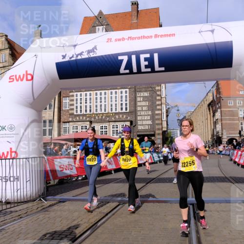 13.09.2026 - 21. swb-Marathon Bremen Tim E. http://msf.ph/oto/10336051 13.09.2026 11:07:29 Ziel 10156, 10360, 10488, 11100, 11123, 11246, 11393, 11439, 11600, 11684, 11696, 11759, 11822, 11823, 11917, 12020, 12173, 12255, 12266 meine-sportfotos.de