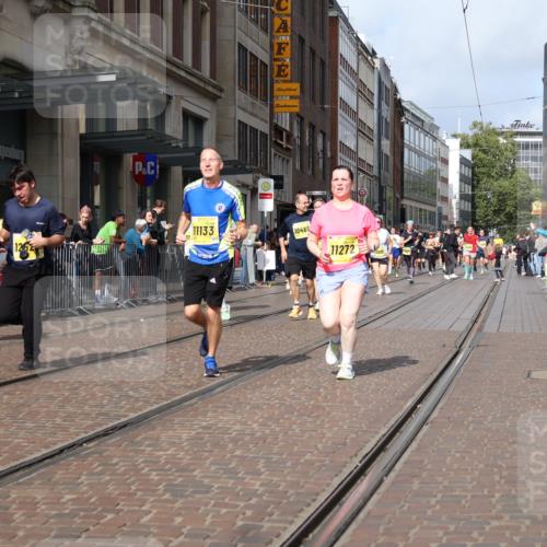 13.09.2026 - 21. swb-Marathon Bremen Strokosch-Dieckow http://msf.ph/oto/10336056 13.09.2026 11:04:50 Ziel 10370, 10411, 10465, 10576, 10697, 10718, 10741, 10800, 10802, 10850, 10975, 10995, 11102, 11105, 11157, 11218, 11281, 11326, 11584, 11616, 11722, 11900, 11939, 12002, 12011, 12064, 12079, 12080, 12099, 12235, 12335, 12522, 10160, 10198, 10283, 10315, 10481, 10711, 10729, 10855, 10856, 10877, 10940, 11006, 11114, 11133, 11272, 11364, 11366, 11395, 11518, 11592, 11705, 11757, 11761, 11991, 12005 meine-sportfotos.de