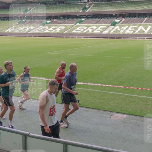 13.09.2026 - 21. swb-Marathon Bremen Michael Burmester http://msf.ph/oto/10336060 13.09.2026 13:11:20 Laufen im Stadion 265, 373, 581, 703, 843, 984, 1113, 1180, 1226, 1435, 1738, 1849, 1851, 1855, 1867, 1894, 1936, 1952, 1967, 2202, 2248, 2268, 2281, 2284, 2299, 2330, 2333, 2339, 2342, 2353, 2375, 2377, 2426, 2432, 2443, 2530, 2531, 2553, 2589, 2654, 2659, 2669, 2673, 2682, 2714, 2784, 2785, 2804, 2819, 2822, 2836, 2850, 2907, 2920, 2932, 2976, 3026, 3027, 3063, 3079, 3082, 3086, 3089, 3122, 3159, 3174, 3207, 3208, 3308, 3328, 3349, 3352, 3370, 3409, 3410, 3470, 3549, 551 meine-sportfotos.de