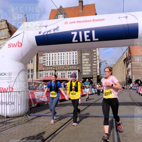 13.09.2026 - 21. swb-Marathon Bremen Tim E. http://msf.ph/oto/10336065 13.09.2026 11:07:29 Ziel 10156, 10360, 10488, 11100, 11123, 11246, 11393, 11439, 11600, 11684, 11696, 11759, 11822, 11823, 11917, 12020, 12173, 12255, 12266 meine-sportfotos.de