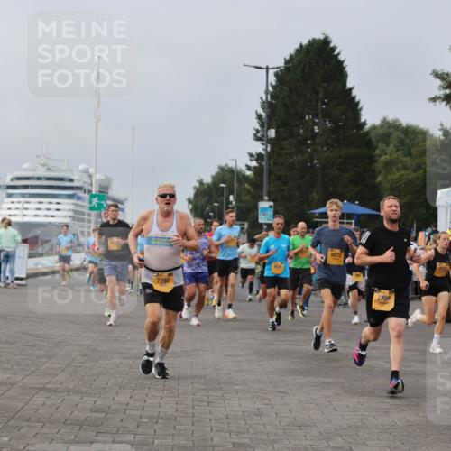 13.09.2026 - Kiel Lauf Andreas Tolksdorf http://msf.ph/oto/10336132 13.09.2026 09:53:34 Kiellinie 7790, 8072, 7709, 12169 meine-sportfotos.de