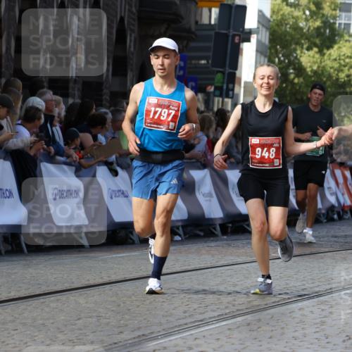 13.09.2026 - 21. swb-Marathon Bremen Strokosch-Dieckow http://msf.ph/oto/10336139 13.09.2026 13:18:20 Ziel 948, 1631, 1797, 1872, 2001, 2260, 2634, 2671, 3192, 3241, 3514, 3634, 4131, 4286, 4733, 5292, 5530, 5695, 5935, 5948, 6152, 6290, 6448, 8094, 8805, 8869, 8943, 8944, 9595, 9596, 9837, 13041, 465, 1146, 1419, 2055, 5307, 6293, 6294, 6818, 7245, 7731, 8404, 8540, 8872, 9019, 9275, 13150 meine-sportfotos.de