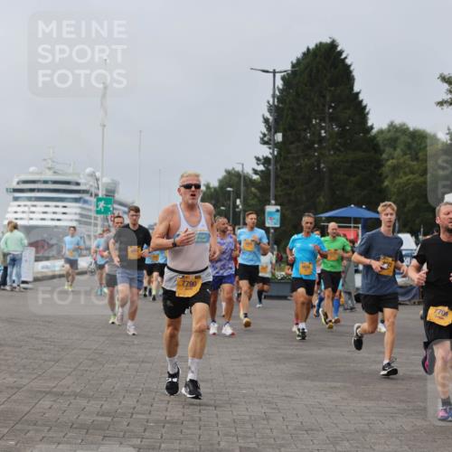 13.09.2026 - Kiel Lauf Andreas Tolksdorf http://msf.ph/oto/10336147 13.09.2026 09:53:35 Kiellinie 7790, 7709, 4933 meine-sportfotos.de
