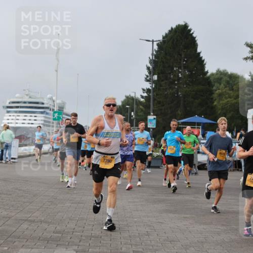 13.09.2026 - Kiel Lauf Andreas Tolksdorf http://msf.ph/oto/10336152 13.09.2026 09:53:35 Kiellinie 8072, 7790, 7709 meine-sportfotos.de