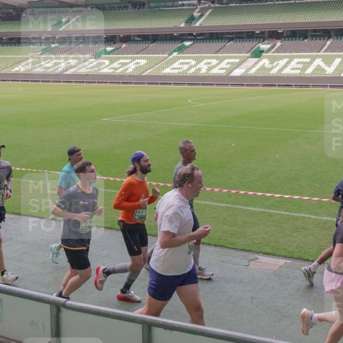 13.09.2026 - 21. swb-Marathon Bremen Michael Burmester http://msf.ph/oto/10336153 13.09.2026 13:11:30 Laufen im Stadion 265, 373, 581, 703, 843, 984, 1113, 1226, 1435, 1738, 1849, 1851, 1855, 1867, 1894, 1936, 1952, 1967, 2202, 2248, 2268, 2281, 2284, 2299, 2330, 2333, 2336, 2339, 2342, 2353, 2375, 2377, 2398, 2426, 2432, 2443, 2530, 2531, 2553, 2589, 2654, 2659, 2669, 2673, 2682, 2784, 2804, 2819, 2822, 2836, 2850, 2907, 2932, 2976, 3026, 3027, 3079, 3082, 3089, 3122, 3143, 3159, 3174, 3207, 3208, 3308, 3328, 3349, 3352, 3370, 3409, 3410, 3470, 3549, 551 meine-sportfotos.de