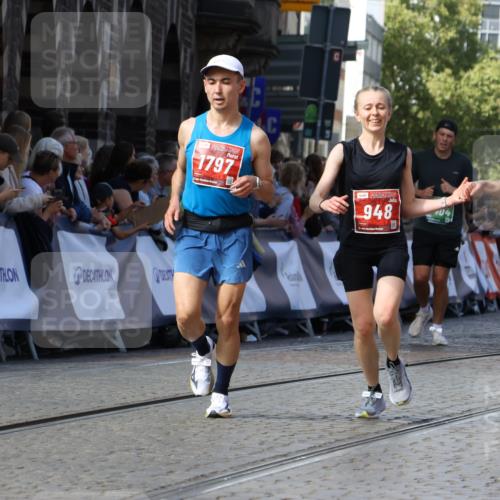 13.09.2026 - 21. swb-Marathon Bremen Strokosch-Dieckow http://msf.ph/oto/10336154 13.09.2026 13:18:21 Ziel 948, 1631, 1797, 1872, 2001, 2260, 2634, 2671, 3192, 3241, 3514, 3634, 4131, 4733, 5292, 5695, 5935, 5948, 6152, 6290, 6448, 8094, 8805, 8869, 8943, 8944, 9595, 9596, 9609, 9837, 13041, 465, 1419, 2055, 4413, 5307, 6293, 6294, 6818, 7245, 7731, 8404, 8540, 8872, 9019, 9275 meine-sportfotos.de