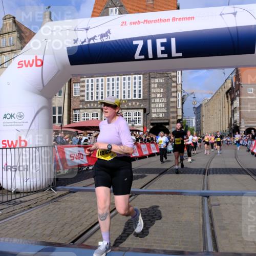 13.09.2026 - 21. swb-Marathon Bremen Tim E. http://msf.ph/oto/10336158 13.09.2026 11:07:31 Ziel 10156, 10205, 10360, 10488, 10748, 11100, 11123, 11246, 11393, 11439, 11600, 11684, 11696, 11759, 11822, 11823, 11917, 12020, 12173, 12255, 12266, 12536 meine-sportfotos.de