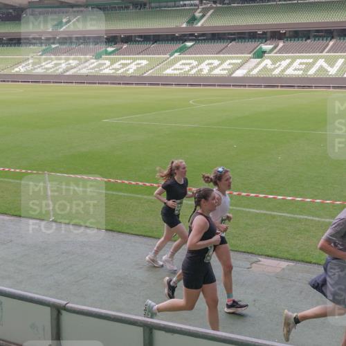 13.09.2026 - 21. swb-Marathon Bremen Michael Burmester http://msf.ph/oto/10336170 13.09.2026 13:11:31 Laufen im Stadion 265, 373, 581, 703, 843, 984, 1113, 1226, 1435, 1738, 1849, 1851, 1855, 1867, 1894, 1936, 1952, 1967, 2202, 2248, 2268, 2281, 2284, 2299, 2330, 2333, 2336, 2339, 2342, 2353, 2375, 2377, 2398, 2426, 2432, 2443, 2531, 2553, 2589, 2654, 2659, 2669, 2673, 2682, 2784, 2804, 2819, 2822, 2836, 2850, 2907, 2932, 2976, 3026, 3027, 3079, 3082, 3089, 3122, 3143, 3159, 3174, 3207, 3208, 3308, 3328, 3349, 3352, 3370, 3409, 3410, 3470, 3549, 551 meine-sportfotos.de