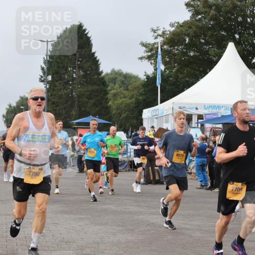 13.09.2026 - Kiel Lauf Andreas Tolksdorf http://msf.ph/oto/10336173 13.09.2026 09:53:36 Kiellinie 4, 5082, 7790, 6634, 8072, 7709, 10476 meine-sportfotos.de