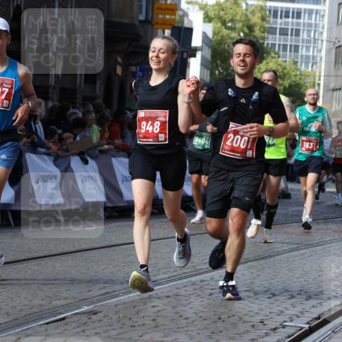 13.09.2026 - 21. swb-Marathon Bremen Strokosch-Dieckow http://msf.ph/oto/10336175 13.09.2026 13:18:22 Ziel 948, 1631, 1797, 1872, 2001, 2260, 2634, 2671, 3241, 3458, 3514, 3634, 4131, 4733, 5292, 5695, 5935, 5948, 6152, 6290, 6448, 8094, 8805, 8869, 8943, 8944, 9134, 9595, 9596, 9609, 9837, 13041, 465, 2055, 2324, 4413, 4642, 5307, 6293, 6294, 6818, 7245, 7731, 8404, 8540, 8872, 9019, 9275 meine-sportfotos.de