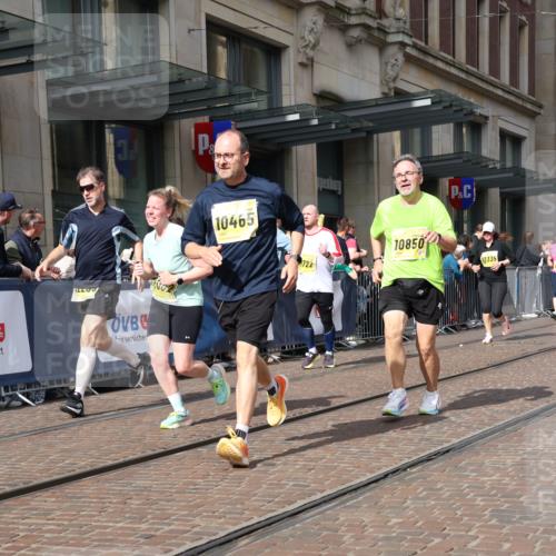 13.09.2026 - 21. swb-Marathon Bremen Strokosch-Dieckow http://msf.ph/oto/10336202 13.09.2026 11:04:53 Ziel 10370, 10411, 10465, 10576, 10697, 10717, 10718, 10800, 10802, 10850, 10975, 10995, 11102, 11105, 11157, 11218, 11281, 11326, 11334, 11584, 11616, 11722, 11900, 12002, 12011, 12064, 12079, 12080, 12099, 12235, 12335, 12522, 10198, 10283, 10315, 10481, 10711, 10729, 10741, 10855, 10856, 10877, 10940, 11006, 11114, 11133, 11272, 11364, 11366, 11395, 11518, 11592, 11705, 11757, 11939, 11991, 12005 meine-sportfotos.de