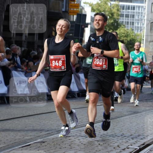 13.09.2026 - 21. swb-Marathon Bremen Strokosch-Dieckow http://msf.ph/oto/10336215 13.09.2026 13:18:22 Ziel 948, 1631, 1797, 1872, 2001, 2260, 2634, 2671, 3241, 3458, 3514, 3634, 4131, 4733, 5292, 5695, 5935, 5948, 6152, 6290, 6448, 8094, 8805, 8869, 8943, 8944, 9134, 9595, 9596, 9609, 9837, 13041, 465, 2055, 2324, 4413, 4642, 5307, 6293, 6294, 6818, 7245, 7731, 8404, 8540, 8872, 9019, 9275 meine-sportfotos.de