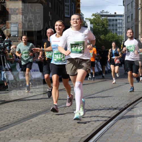 13.09.2026 - 21. swb-Marathon Bremen Strokosch-Dieckow http://msf.ph/oto/10336218 13.09.2026 13:25:55 Ziel 191, 209, 1458, 1650, 1752, 2421, 3124, 3186, 3806, 4439, 4717, 4927, 5139, 5703, 5755, 5814, 7252, 8545, 8597, 8695, 8890, 9440, 9468, 9506, 1896, 2062, 2666, 3248, 3516, 4067, 4476, 4724, 5558, 5701, 5854, 6605, 6886, 8361, 8592, 8635, 9266, 9794 meine-sportfotos.de