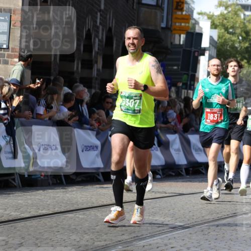 13.09.2026 - 21. swb-Marathon Bremen Strokosch-Dieckow http://msf.ph/oto/10336239 13.09.2026 13:18:24 Ziel 948, 1631, 1797, 1872, 2001, 2260, 2634, 2671, 3241, 3458, 3514, 3634, 4131, 4733, 5292, 5695, 5935, 5948, 6152, 6290, 6448, 8094, 8805, 8869, 8943, 8944, 9134, 9595, 9596, 9609, 9837, 10065, 13041, 465, 2055, 2324, 2948, 3631, 4413, 4642, 5307, 6293, 6294, 6818, 7245, 7731, 8404, 8540, 8872, 9019, 9275, 9833 meine-sportfotos.de