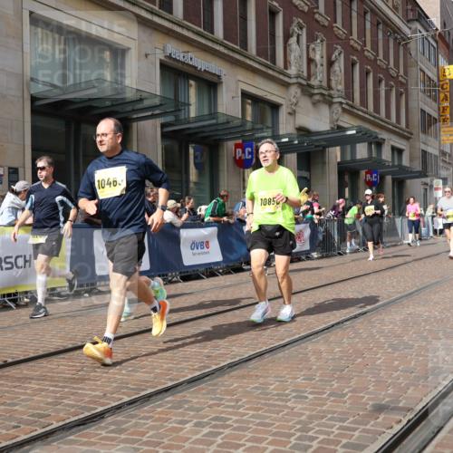 13.09.2026 - 21. swb-Marathon Bremen Strokosch-Dieckow http://msf.ph/oto/10336241 13.09.2026 11:04:54 Ziel 10370, 10411, 10465, 10576, 10697, 10717, 10718, 10800, 10802, 10850, 10975, 10995, 11102, 11105, 11157, 11218, 11281, 11326, 11334, 11584, 11616, 11722, 11900, 12002, 12011, 12064, 12079, 12080, 12099, 12335, 12522, 10198, 10283, 10315, 10481, 10729, 10741, 10855, 10856, 10877, 10940, 11006, 11114, 11133, 11272, 11364, 11366, 11395, 11518, 11592, 11705, 11757, 11939, 11991, 12005 meine-sportfotos.de