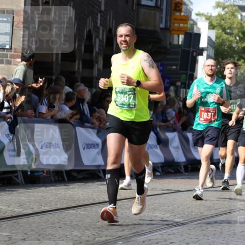 13.09.2026 - 21. swb-Marathon Bremen Strokosch-Dieckow http://msf.ph/oto/10336253 13.09.2026 13:18:24 Ziel 948, 1631, 1797, 1872, 2001, 2260, 2634, 2671, 3241, 3458, 3514, 3634, 4131, 4733, 5292, 5695, 5935, 5948, 6152, 6290, 6448, 8094, 8805, 8869, 8943, 8944, 9134, 9595, 9596, 9609, 9837, 10065, 13041, 465, 2055, 2324, 2948, 3631, 4413, 4642, 5307, 6293, 6294, 6818, 7245, 7731, 8404, 8540, 8872, 9019, 9275, 9833 meine-sportfotos.de