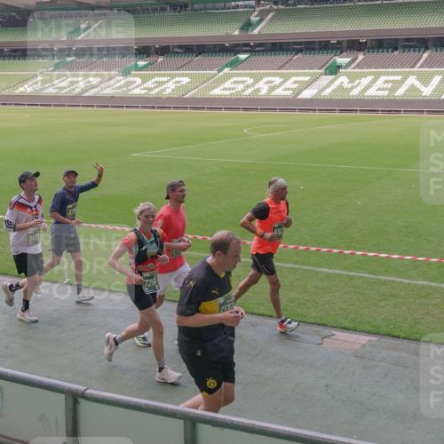 13.09.2026 - 21. swb-Marathon Bremen Michael Burmester http://msf.ph/oto/10336259 13.09.2026 13:11:45 Laufen im Stadion 118, 265, 373, 581, 703, 843, 984, 1113, 1226, 1334, 1435, 1738, 1849, 1851, 1894, 1936, 1952, 1967, 2202, 2248, 2281, 2284, 2299, 2330, 2333, 2336, 2339, 2342, 2353, 2375, 2377, 2398, 2426, 2432, 2443, 2531, 2589, 2654, 2659, 2669, 2673, 2682, 2784, 2804, 2815, 2819, 2822, 2836, 2850, 2907, 2932, 2966, 2976, 3026, 3027, 3079, 3082, 3089, 3122, 3143, 3155, 3159, 3174, 3207, 3208, 3308, 3328, 3349, 3352, 3370, 3409, 3410, 3470, 3549, 551 meine-sportfotos.de