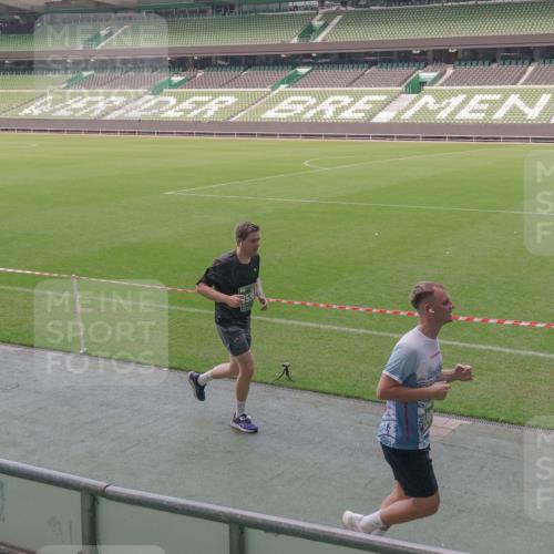 13.09.2026 - 21. swb-Marathon Bremen Michael Burmester http://msf.ph/oto/10336304 13.09.2026 13:11:49 Laufen im Stadion 118, 265, 373, 514, 581, 703, 843, 984, 1113, 1226, 1286, 1334, 1435, 1738, 1849, 1851, 1894, 1936, 1952, 1967, 2248, 2281, 2284, 2299, 2330, 2333, 2336, 2339, 2342, 2353, 2375, 2377, 2398, 2426, 2432, 2443, 2505, 2531, 2589, 2654, 2659, 2669, 2673, 2682, 2784, 2804, 2815, 2819, 2822, 2836, 2850, 2907, 2932, 2963, 2966, 2976, 3026, 3027, 3079, 3082, 3143, 3155, 3159, 3174, 3207, 3208, 3308, 3328, 3349, 3352, 3370, 3409, 3410, 3470, 3549, 551 meine-sportfotos.de