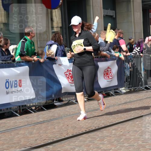 13.09.2026 - 21. swb-Marathon Bremen Strokosch-Dieckow http://msf.ph/oto/10336327 13.09.2026 11:04:57 Ziel 10370, 10411, 10576, 10697, 10717, 10718, 10800, 10802, 10995, 11102, 11105, 11146, 11157, 11218, 11281, 11326, 11334, 11394, 11584, 11616, 11722, 11900, 12002, 12011, 12064, 12079, 12080, 12099, 12251, 12335, 10198, 10283, 10315, 10465, 10481, 10729, 10741, 10850, 10855, 10856, 10940, 10975, 11006, 11114, 11133, 11272, 11364, 11366, 11395, 11518, 11592, 11705, 11757, 11939, 12005 meine-sportfotos.de