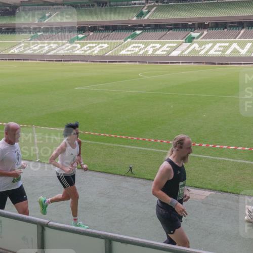 13.09.2026 - 21. swb-Marathon Bremen Michael Burmester http://msf.ph/oto/10336342 13.09.2026 13:11:54 Laufen im Stadion 118, 265, 373, 514, 581, 703, 843, 984, 1113, 1226, 1286, 1334, 1435, 1738, 1849, 1851, 1894, 1936, 1952, 1967, 2005, 2248, 2281, 2284, 2299, 2330, 2333, 2336, 2342, 2353, 2375, 2377, 2398, 2426, 2432, 2443, 2505, 2531, 2589, 2654, 2659, 2669, 2673, 2765, 2784, 2804, 2815, 2819, 2822, 2836, 2850, 2895, 2907, 2963, 2966, 2976, 3026, 3027, 3079, 3082, 3143, 3155, 3159, 3174, 3207, 3208, 3308, 3328, 3349, 3352, 3370, 3409, 3470, 3549, 551 meine-sportfotos.de