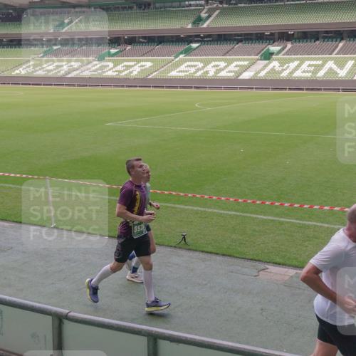 13.09.2026 - 21. swb-Marathon Bremen Michael Burmester http://msf.ph/oto/10336347 13.09.2026 13:11:55 Laufen im Stadion 118, 265, 373, 514, 581, 703, 843, 984, 1113, 1226, 1286, 1334, 1435, 1738, 1849, 1851, 1936, 1952, 1967, 2005, 2248, 2281, 2299, 2330, 2333, 2336, 2342, 2353, 2375, 2377, 2398, 2426, 2432, 2443, 2505, 2531, 2589, 2654, 2659, 2669, 2673, 2765, 2784, 2804, 2815, 2819, 2822, 2836, 2850, 2895, 2907, 2963, 2966, 2976, 3026, 3027, 3079, 3082, 3143, 3155, 3159, 3174, 3207, 3208, 3308, 3328, 3349, 3352, 3370, 3409, 3470, 3549, 551 meine-sportfotos.de