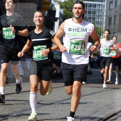 13.09.2026 - 21. swb-Marathon Bremen Strokosch-Dieckow http://msf.ph/oto/10336360 13.09.2026 13:18:26 Ziel 948, 1631, 1797, 1872, 2001, 2260, 2634, 2671, 3241, 3458, 3514, 3634, 4131, 4733, 5292, 5695, 5935, 5948, 6152, 6290, 6448, 8094, 8805, 8869, 8943, 8944, 9134, 9609, 9837, 10065, 465, 2055, 2324, 2948, 3631, 4413, 4642, 5867, 6293, 6294, 6818, 7245, 7731, 8404, 8540, 8743, 8872, 9019, 9275, 9327, 9833 meine-sportfotos.de