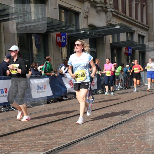 13.09.2026 - 21. swb-Marathon Bremen Strokosch-Dieckow http://msf.ph/oto/10336379 13.09.2026 11:04:58 Ziel 10370, 10411, 10576, 10697, 10717, 10718, 10800, 10802, 10995, 11102, 11105, 11146, 11157, 11218, 11281, 11326, 11334, 11394, 11584, 11616, 11722, 11900, 12002, 12011, 12064, 12079, 12080, 12099, 12251, 12335, 10198, 10283, 10315, 10465, 10481, 10729, 10741, 10850, 10855, 10856, 10940, 10975, 11006, 11133, 11272, 11364, 11366, 11395, 11518, 11592, 11705, 11757, 11939, 12002, 12005 meine-sportfotos.de