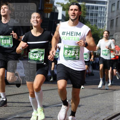 13.09.2026 - 21. swb-Marathon Bremen Strokosch-Dieckow http://msf.ph/oto/10336385 13.09.2026 13:18:27 Ziel 1631, 1797, 1872, 2260, 2634, 2671, 3241, 3458, 3514, 3634, 4131, 4733, 5292, 5695, 5948, 6152, 6290, 6448, 8094, 8805, 8869, 8943, 8944, 9134, 9609, 9837, 10065, 465, 2324, 2948, 3631, 4120, 4413, 4642, 5867, 6787, 6818, 7245, 7731, 8404, 8540, 8743, 8872, 9019, 9275, 9327, 9833 meine-sportfotos.de