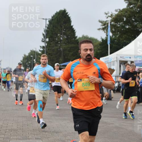 13.09.2026 - Kiel Lauf Andreas Tolksdorf http://msf.ph/oto/10336418 13.09.2026 09:53:47 Kiellinie 2465, 4, 38, 849, 886 meine-sportfotos.de