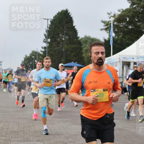13.09.2026 - Kiel Lauf Andreas Tolksdorf http://msf.ph/oto/10336421 13.09.2026 09:53:47 Kiellinie 2465, 4, 38, 49, 8 meine-sportfotos.de