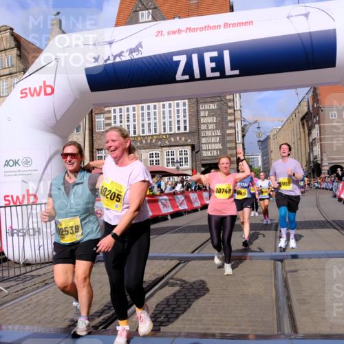 13.09.2026 - 21. swb-Marathon Bremen Tim E. http://msf.ph/oto/10336428 13.09.2026 11:07:40 Ziel 10138, 10205, 10488, 10695, 10748, 11123, 11246, 11417, 11600, 11696, 11759, 11767, 11822, 11823, 11865, 11917, 12020, 12173, 12210, 12255, 12266, 12536 meine-sportfotos.de
