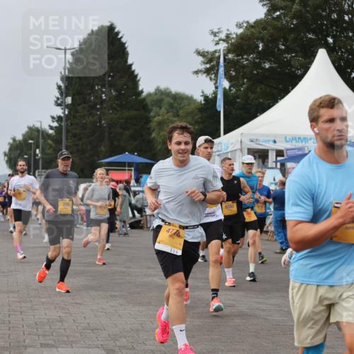 13.09.2026 - Kiel Lauf Andreas Tolksdorf http://msf.ph/oto/10336472 13.09.2026 09:53:48 Kiellinie 84, 229, 8280 meine-sportfotos.de