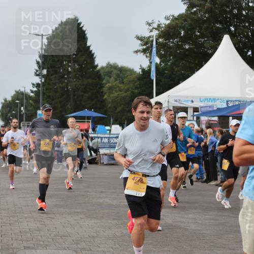 13.09.2026 - Kiel Lauf Andreas Tolksdorf http://msf.ph/oto/10336479 13.09.2026 09:53:49 Kiellinie 84, 229, 5175, 30, 4778, 65 meine-sportfotos.de