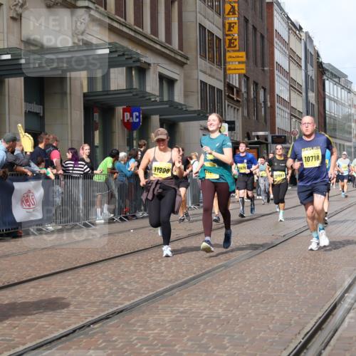 13.09.2026 - 21. swb-Marathon Bremen Strokosch-Dieckow http://msf.ph/oto/10336524 13.09.2026 11:05:01 Ziel 10186, 10370, 10411, 10432, 10576, 10697, 10717, 10718, 10800, 10802, 10995, 11102, 11105, 11146, 11157, 11218, 11281, 11314, 11326, 11334, 11387, 11394, 11521, 11571, 11572, 11584, 11616, 11722, 11900, 12011, 12055, 12079, 12080, 12099, 12251, 12335, 10198, 10283, 10315, 10465, 10481, 10729, 10741, 10850, 10855, 10856, 10940, 10975, 11006, 11133, 11272, 11366, 11395, 11518, 11705, 11757, 11939, 12002, 12005, 12064 meine-sportfotos.de