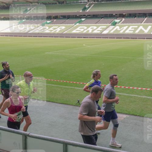 13.09.2026 - 21. swb-Marathon Bremen Michael Burmester http://msf.ph/oto/10336528 13.09.2026 13:12:17 Laufen im Stadion 118, 183, 265, 514, 695, 702, 703, 843, 933, 984, 1113, 1226, 1286, 1334, 1435, 1849, 1851, 1936, 1952, 2005, 2248, 2264, 2281, 2299, 2330, 2336, 2353, 2375, 2377, 2398, 2426, 2443, 2461, 2478, 2505, 2531, 2589, 2659, 2669, 2673, 2684, 2765, 2792, 2804, 2815, 2822, 2836, 2850, 2860, 2895, 2907, 2963, 2966, 2975, 2976, 3027, 3079, 3082, 3143, 3155, 3159, 3293, 3308, 3328, 3349, 3352, 3409, 3434, 3549, 551 meine-sportfotos.de