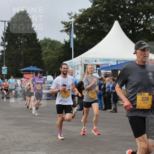 13.09.2026 - Kiel Lauf Andreas Tolksdorf http://msf.ph/oto/10336537 13.09.2026 09:53:51 Kiellinie 30, 861, 5175, 39, 229 meine-sportfotos.de