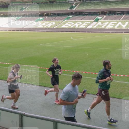 13.09.2026 - 21. swb-Marathon Bremen Michael Burmester http://msf.ph/oto/10336548 13.09.2026 13:12:19 Laufen im Stadion 118, 183, 265, 349, 514, 695, 702, 703, 843, 933, 984, 1113, 1226, 1286, 1334, 1435, 1849, 1851, 1936, 1952, 2005, 2248, 2264, 2281, 2299, 2330, 2336, 2353, 2375, 2377, 2398, 2426, 2443, 2461, 2478, 2505, 2531, 2589, 2659, 2669, 2673, 2684, 2765, 2792, 2804, 2815, 2822, 2836, 2850, 2860, 2884, 2895, 2907, 2963, 2966, 2975, 2976, 3027, 3079, 3082, 3143, 3155, 3159, 3293, 3308, 3328, 3349, 3352, 3409, 3434, 3549, 551 meine-sportfotos.de