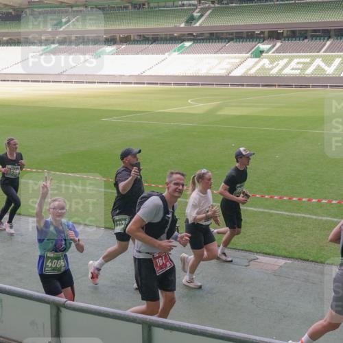 13.09.2026 - 21. swb-Marathon Bremen Michael Burmester http://msf.ph/oto/10336577 13.09.2026 13:12:22 Laufen im Stadion 118, 183, 265, 349, 514, 695, 702, 703, 843, 933, 984, 1113, 1226, 1286, 1334, 1435, 1641, 1849, 1851, 1936, 1952, 2005, 2248, 2264, 2281, 2299, 2330, 2336, 2353, 2375, 2377, 2398, 2426, 2439, 2443, 2461, 2478, 2505, 2531, 2589, 2659, 2669, 2673, 2684, 2765, 2792, 2804, 2815, 2822, 2836, 2850, 2860, 2884, 2895, 2907, 2963, 2966, 2975, 2976, 3027, 3079, 3082, 3143, 3155, 3159, 3253, 3293, 3308, 3328, 3349, 3352, 3434, 3549, 551 meine-sportfotos.de