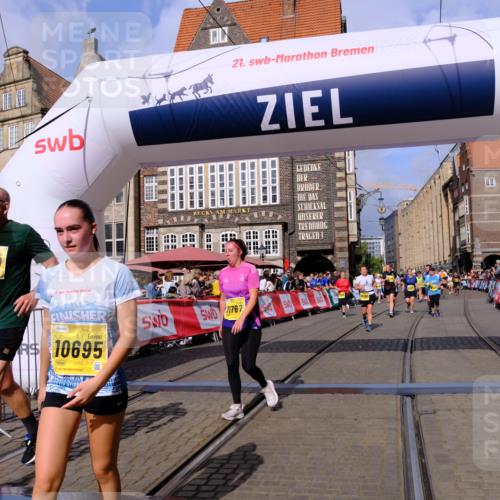 13.09.2026 - 21. swb-Marathon Bremen Tim E. http://msf.ph/oto/10336592 13.09.2026 11:07:44 Ziel 10138, 10205, 10279, 10280, 10488, 10501, 10505, 10695, 10748, 11123, 11246, 11417, 11759, 11767, 11865, 11899, 11917, 12020, 12173, 12210, 12266, 12277, 12419, 12536 meine-sportfotos.de
