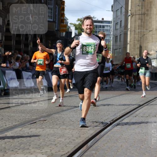 13.09.2026 - 21. swb-Marathon Bremen Strokosch-Dieckow http://msf.ph/oto/10336605 13.09.2026 13:25:57 Ziel 150, 191, 209, 1458, 1650, 1752, 2421, 2781, 3124, 3186, 3722, 3806, 4439, 4717, 4927, 5139, 5703, 5755, 5814, 8545, 8597, 8890, 9440, 9468, 9506, 1896, 2666, 3248, 3516, 4476, 4724, 5558, 5854, 5906, 6605, 6886, 8361, 8635, 9266, 9794 meine-sportfotos.de