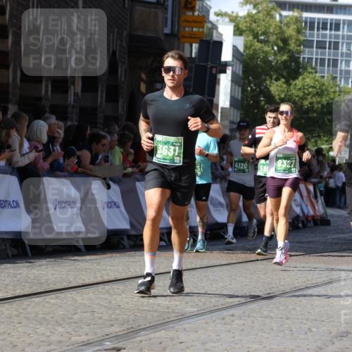 13.09.2026 - 21. swb-Marathon Bremen Strokosch-Dieckow http://msf.ph/oto/10336627 13.09.2026 13:18:36 Ziel 1146, 1419, 1872, 2260, 2671, 3241, 3458, 3514, 3634, 4131, 5292, 5307, 5460, 5695, 6152, 7491, 7954, 8094, 8943, 8944, 9134, 9609, 10065, 13150, 2324, 2948, 3631, 4120, 4642, 5277, 5867, 6787, 7104, 7163, 7602, 8743, 9327, 9833 meine-sportfotos.de