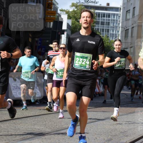 13.09.2026 - 21. swb-Marathon Bremen Strokosch-Dieckow http://msf.ph/oto/10336664 13.09.2026 13:18:37 Ziel 1146, 1419, 1872, 2260, 2671, 3241, 3458, 3634, 5292, 5307, 5460, 5695, 6152, 7491, 7954, 8094, 8943, 8944, 9134, 9609, 10065, 13150, 307, 2948, 3631, 4120, 5277, 5867, 6787, 7104, 7163, 7602, 8743, 9327, 9833 meine-sportfotos.de