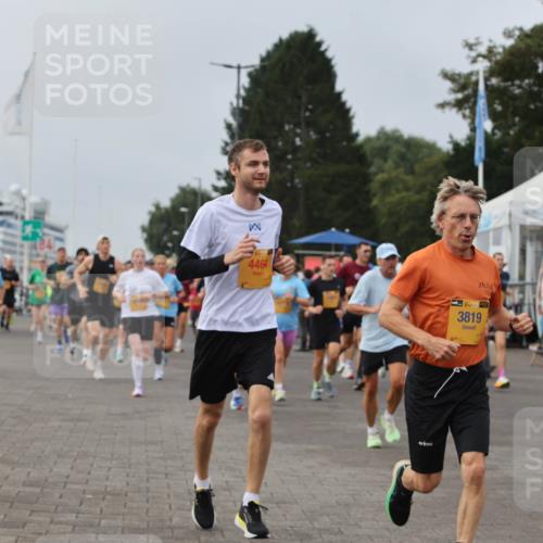 13.09.2026 - Kiel Lauf Andreas Tolksdorf http://msf.ph/oto/10336706 13.09.2026 09:53:57 Kiellinie 446, 15, 39, 3819, 5071 meine-sportfotos.de