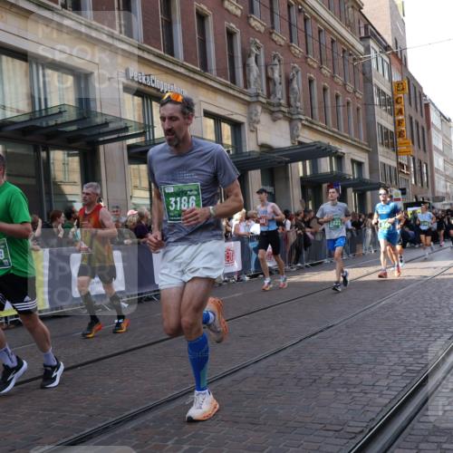 13.09.2026 - 21. swb-Marathon Bremen Strokosch-Dieckow http://msf.ph/oto/10336718 13.09.2026 13:25:28 Ziel 150, 191, 1163, 1458, 1647, 1752, 2033, 2062, 2421, 2708, 2781, 2987, 3124, 3186, 3722, 3806, 4067, 4161, 4411, 4439, 4717, 4842, 4927, 5013, 5139, 5622, 5701, 5703, 6135, 7638, 7780, 8271, 8545, 8592, 8597, 8890, 9440, 9506, 209, 260, 1119, 1166, 1436, 1448, 1650, 1658, 2046, 3168, 3187, 4294, 4459, 5755, 5814, 6113, 6380, 7252, 7306, 7326, 8357, 8695, 8769, 9036, 9299, 9460, 9468, 9493, 9563, 13025, 13088 meine-sportfotos.de