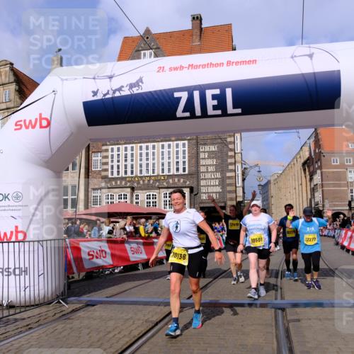 13.09.2026 - 21. swb-Marathon Bremen Tim E. http://msf.ph/oto/10336739 13.09.2026 11:07:48 Ziel 10138, 10205, 10279, 10280, 10363, 10364, 10501, 10505, 10580, 10695, 10748, 10907, 10935, 11123, 11223, 11417, 11643, 11767, 11865, 11899, 11917, 11924, 11934, 12020, 12167, 12168, 12173, 12210, 12277, 12419, 12509, 12536 meine-sportfotos.de