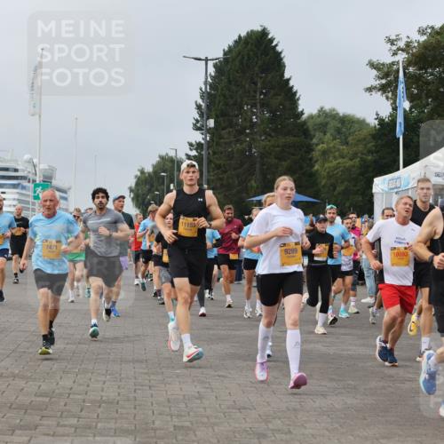 13.09.2026 - Kiel Lauf Andreas Tolksdorf http://msf.ph/oto/10336777 13.09.2026 09:54:00 Kiellinie 7471, 11153, 9289, 10893, 990, 1077 meine-sportfotos.de