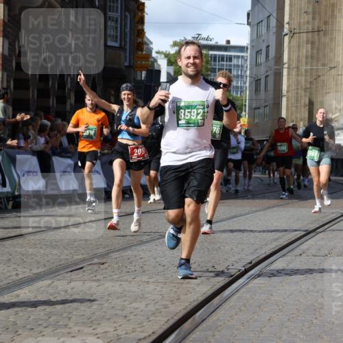 13.09.2026 - 21. swb-Marathon Bremen Strokosch-Dieckow http://msf.ph/oto/10336817 13.09.2026 13:25:57 Ziel 150, 191, 209, 1458, 1650, 1752, 2421, 2781, 3124, 3186, 3722, 3806, 4439, 4717, 4927, 5139, 5703, 5755, 5814, 8545, 8597, 8890, 9440, 9468, 9506, 1896, 2666, 3248, 3516, 4476, 4724, 5558, 5854, 5906, 6605, 6886, 8361, 8635, 9266, 9794 meine-sportfotos.de